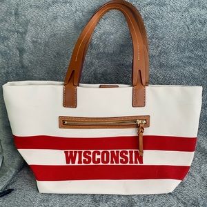 🚫SOLD❌. 
Brand new Dooney and Bourke Wisconsin tote